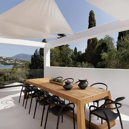 Lovely With Pool Luxury Features And Great Sea Views