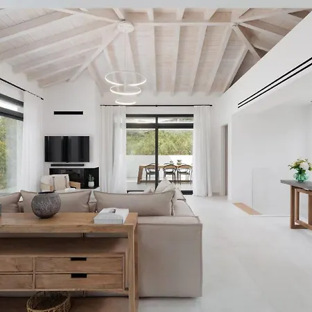 Apartament Lovely With Pool Luxury Features And Great Sea Views *